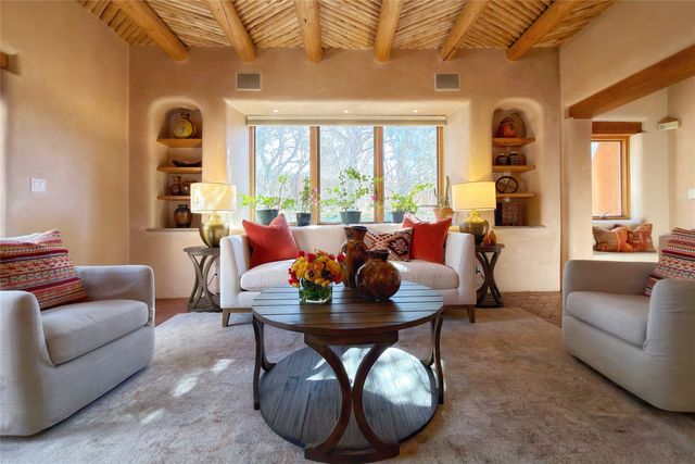 525 Camino Militar, Santa Fe, NM 87501