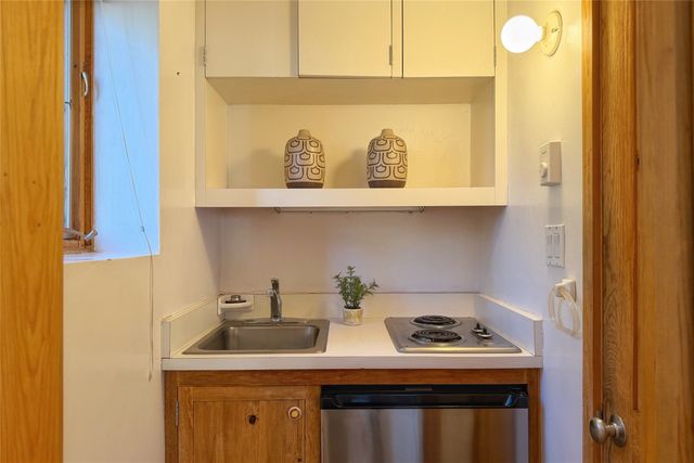 525 Camino Militar, Santa Fe, NM 87501