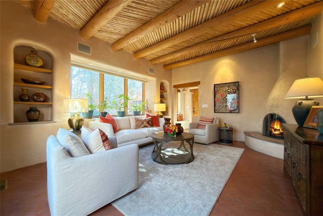 525 Camino Militar, Santa Fe, NM 87501