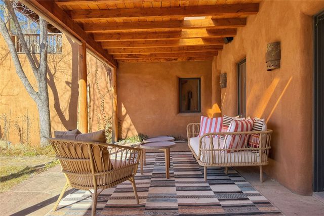 525 Camino Militar, Santa Fe, NM 87501