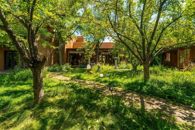 525 Camino Militar, Santa Fe, NM 87501