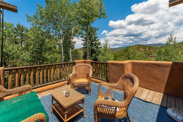 525 Camino Militar, Santa Fe, NM 87501