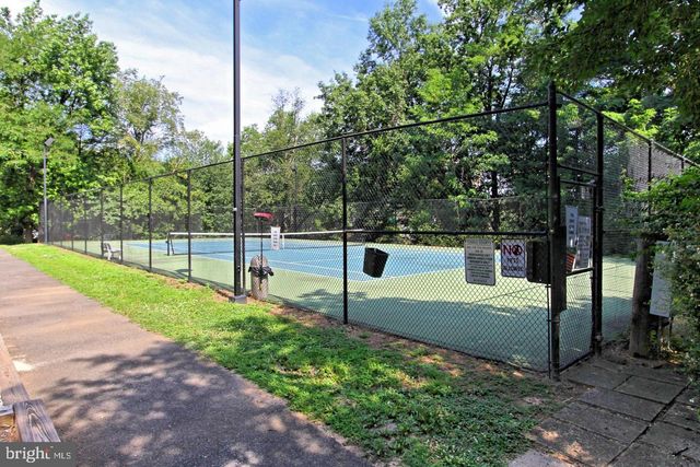3539 MARTHA CUSTIS DR, Alexandria, VA 22302