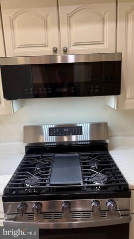3539 MARTHA CUSTIS DR, Alexandria, VA 22302