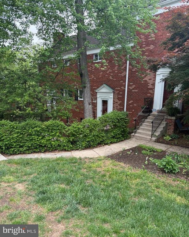 3539 MARTHA CUSTIS DR, Alexandria, VA 22302