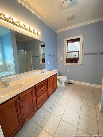 5806 Kessinger Court, Hope Mills, NC 28348