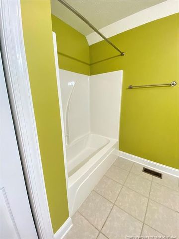 5806 Kessinger Court, Hope Mills, NC 28348