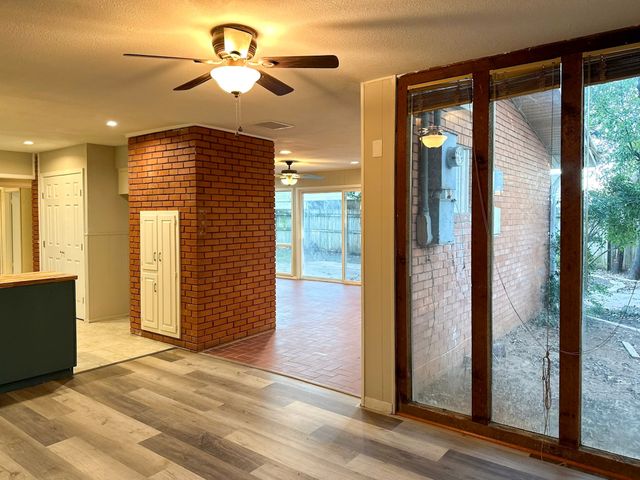 1505 Ronne Drive, Irving, TX 75060