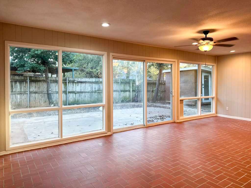 1505 Ronne Drive, Irving, TX 75060