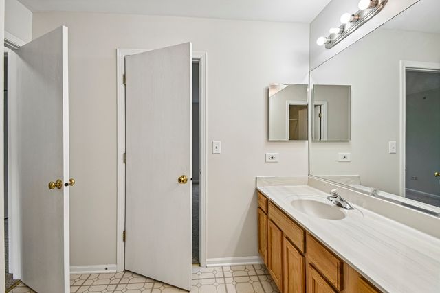 524 Jennifer Circle, Mundelein, IL 60060