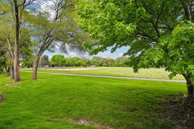 524 Jennifer Circle, Mundelein, IL 60060
