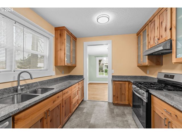 1010 MONROE St, Eugene, OR 97402