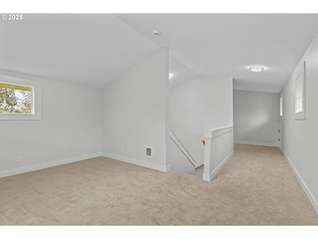 1010 MONROE St, Eugene, OR 97402