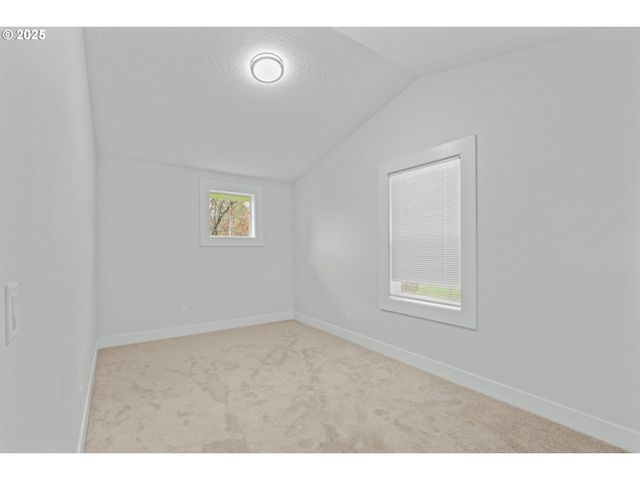 1010 MONROE St, Eugene, OR 97402