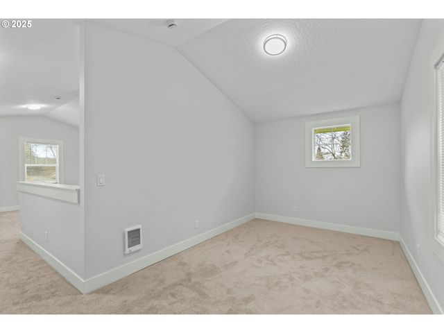 1010 MONROE St, Eugene, OR 97402