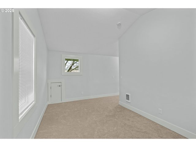 1010 MONROE St, Eugene, OR 97402