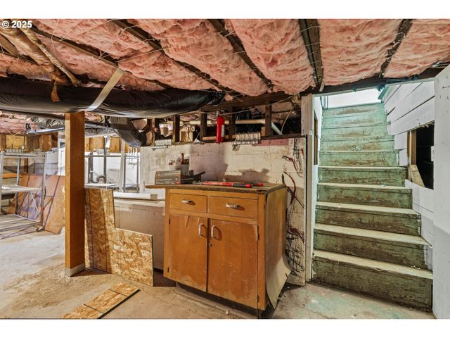 1010 MONROE St, Eugene, OR 97402