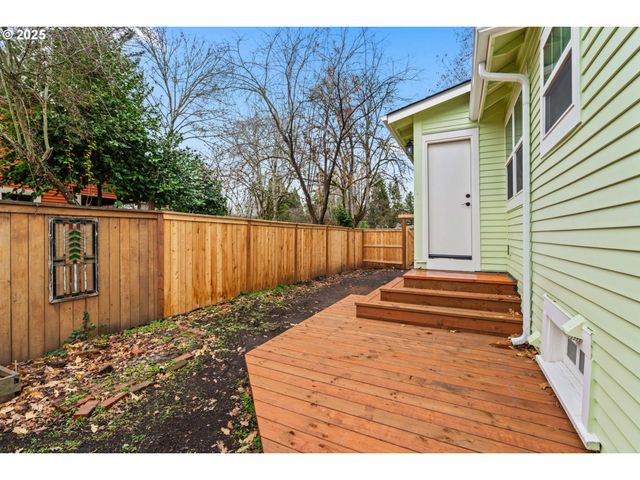 1010 MONROE St, Eugene, OR 97402