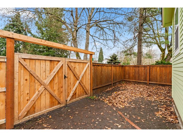 1010 MONROE St, Eugene, OR 97402