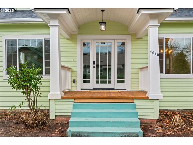 1010 MONROE St, Eugene, OR 97402