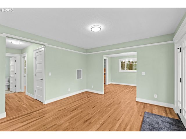 1010 MONROE St, Eugene, OR 97402