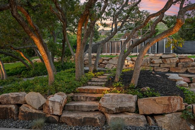 2199 S SCENIC DR, Salt Lake City, UT 84109