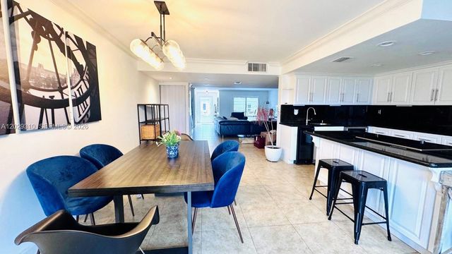 903 NE 27th Avenue 903, Hallandale Beach, FL 33009