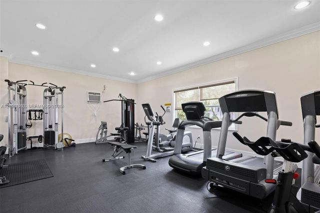 903 NE 27th Avenue 903, Hallandale Beach, FL 33009