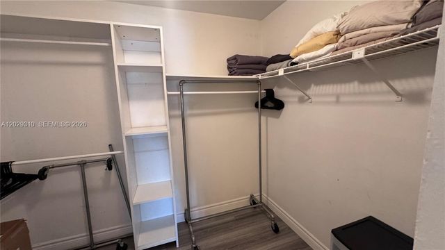 903 NE 27th Avenue 903, Hallandale Beach, FL 33009