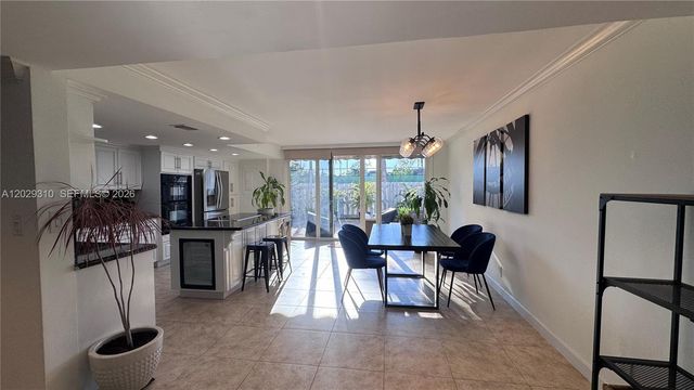 903 NE 27th Avenue 903, Hallandale Beach, FL 33009