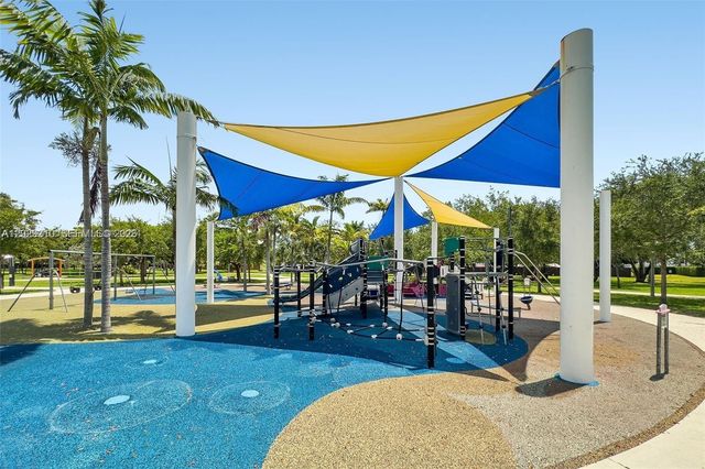 903 NE 27th Avenue 903, Hallandale Beach, FL 33009