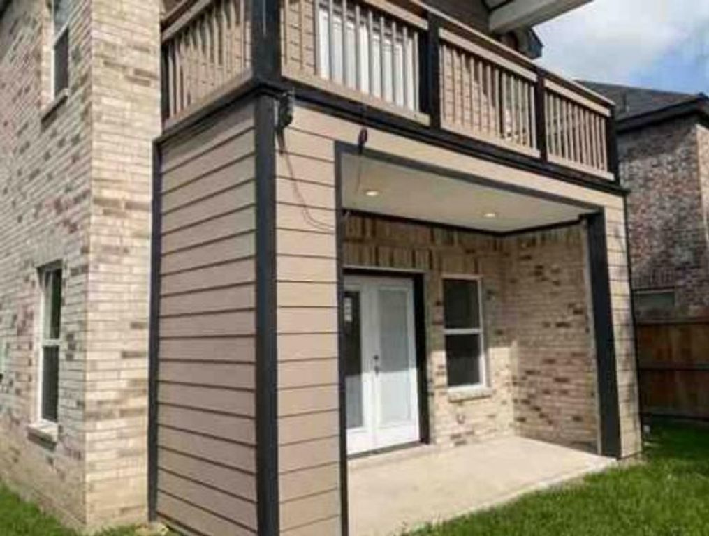 5614 Hollow Pines Drive, Houston, TX 77049