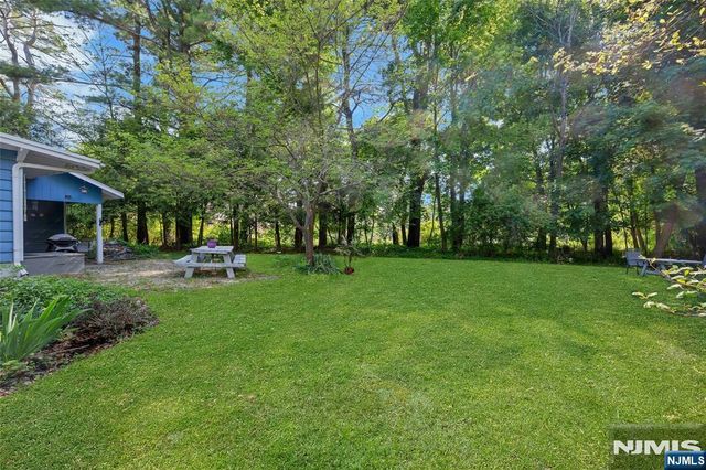 23 Cottonwood Court, Hardyston, NJ 07460