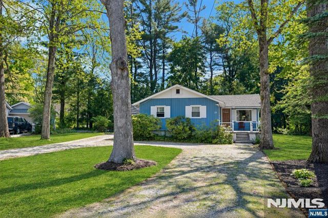 23 Cottonwood Court, Hardyston, NJ 07460