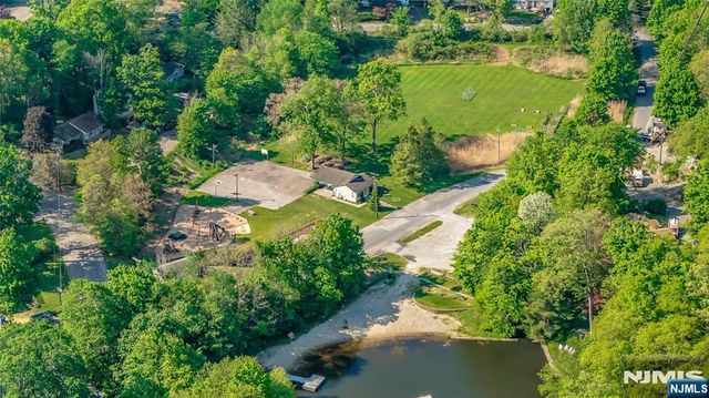 23 Cottonwood Court, Hardyston, NJ 07460