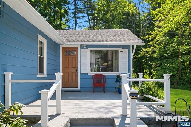 23 Cottonwood Court, Hardyston, NJ 07460
