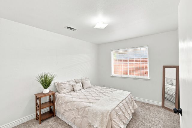 2534 Las Villas Avenue, Dallas, TX 75211