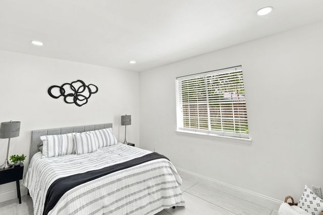 2534 Las Villas Avenue, Dallas, TX 75211