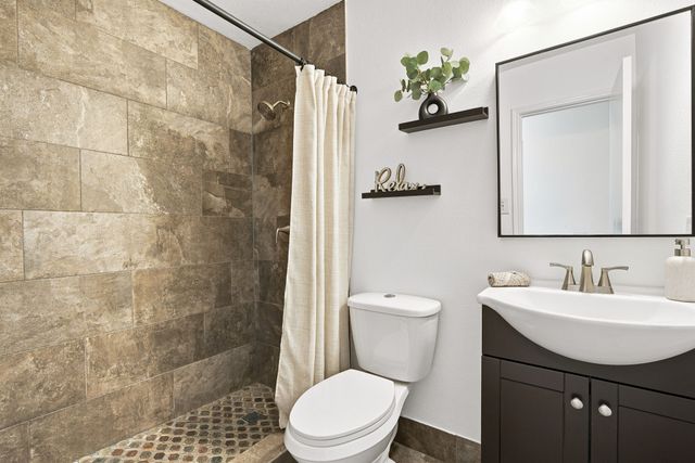 2534 Las Villas Avenue, Dallas, TX 75211