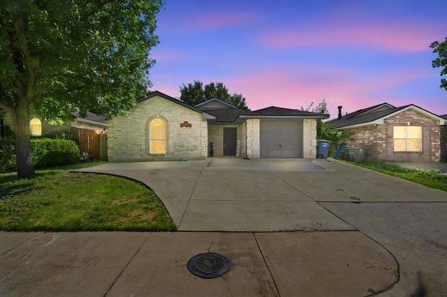2534 Las Villas Avenue, Dallas, TX 75211