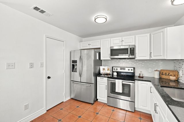 2534 Las Villas Avenue, Dallas, TX 75211