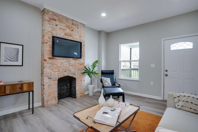 295 W Park Avenue, Columbus, OH 43223