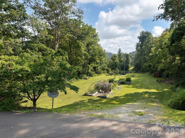 184 Sandys Home Place, Mars Hill, NC 28754