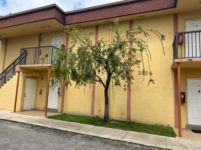 2854 NW 55th Avenue 2B, Lauderhill, FL 33313