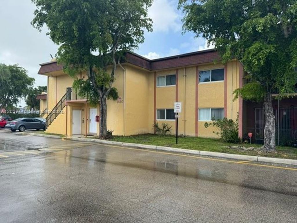 2854 NW 55th Avenue 2B, Lauderhill, FL 33313