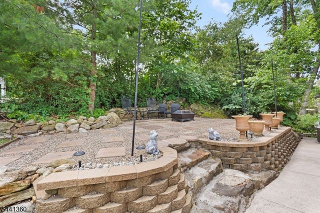 41 E Shore Rd, Jefferson Twp., NJ 07849