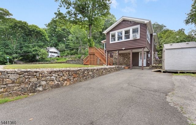 41 E Shore Rd, Jefferson Twp., NJ 07849
