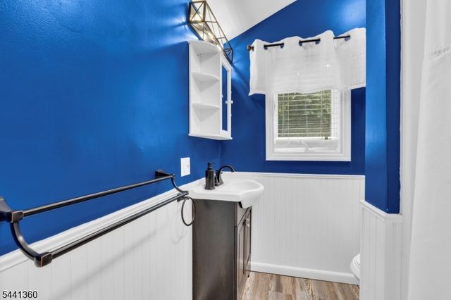 41 E Shore Rd, Jefferson Twp., NJ 07849