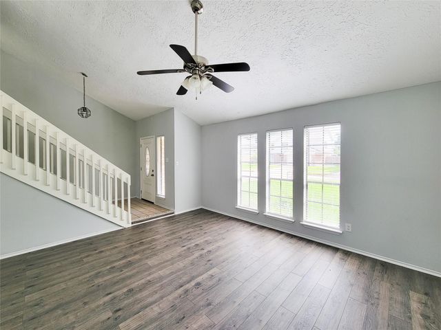 1454 Plumwood, Houston, TX 77014