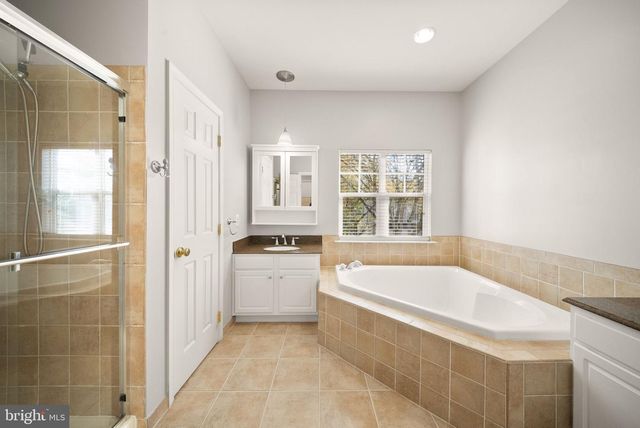 14368 SHARPSHINNED DR, Gainesville, VA 20155